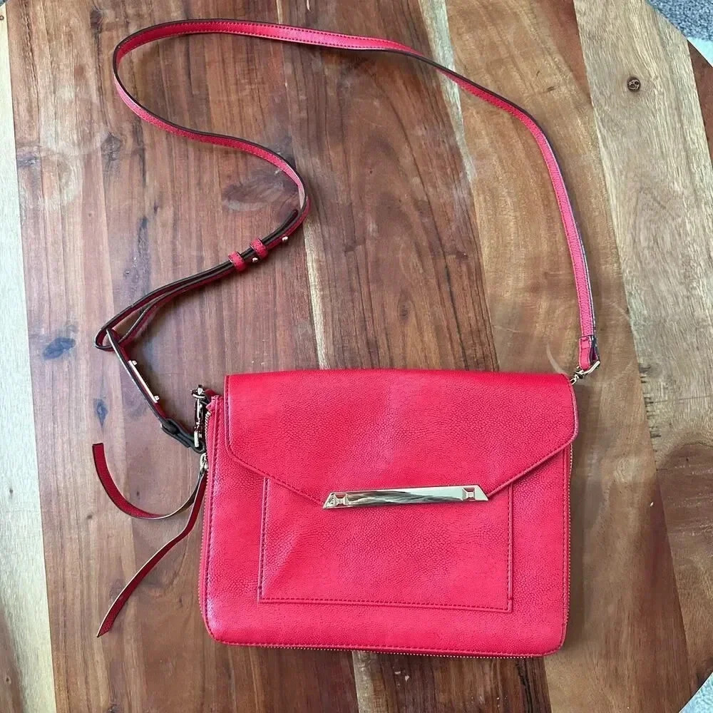 STELLA & DOT Convertible Crossbody Clutch Expandable